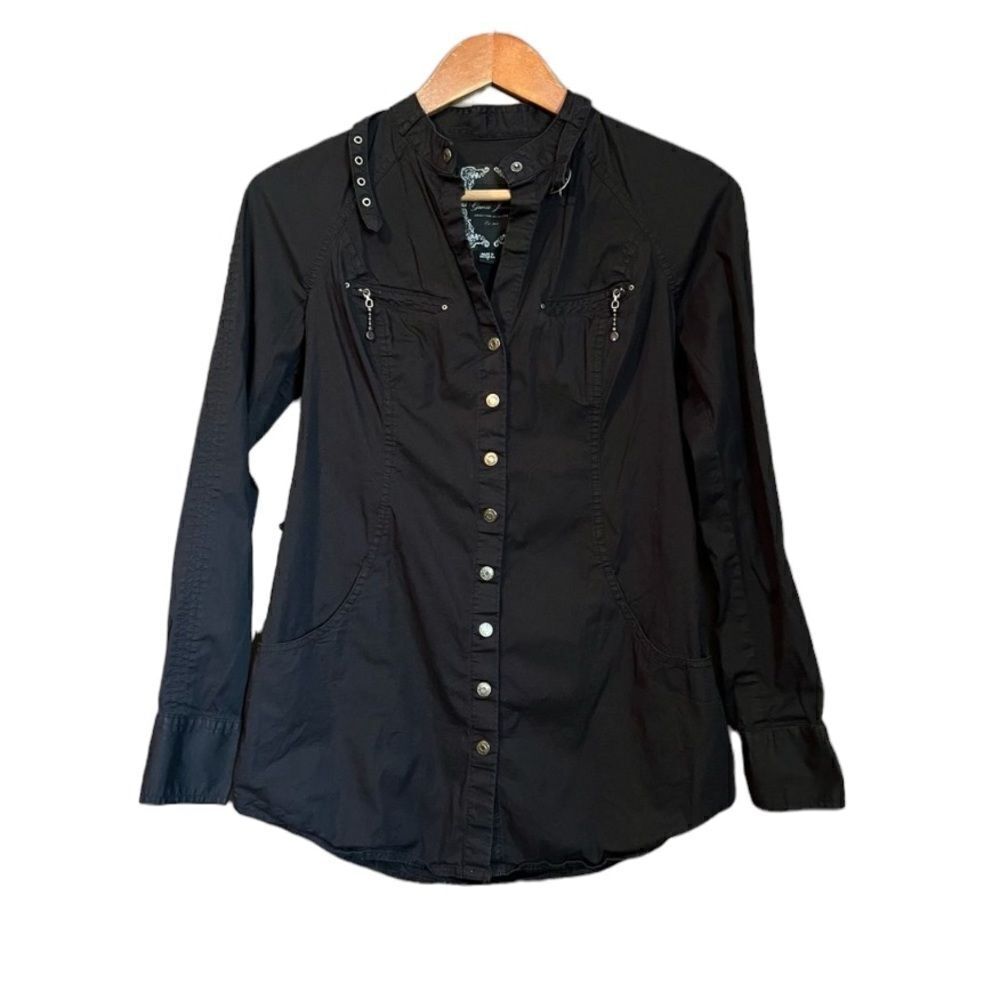 Guess black snap button long sleeve top. Size small‎